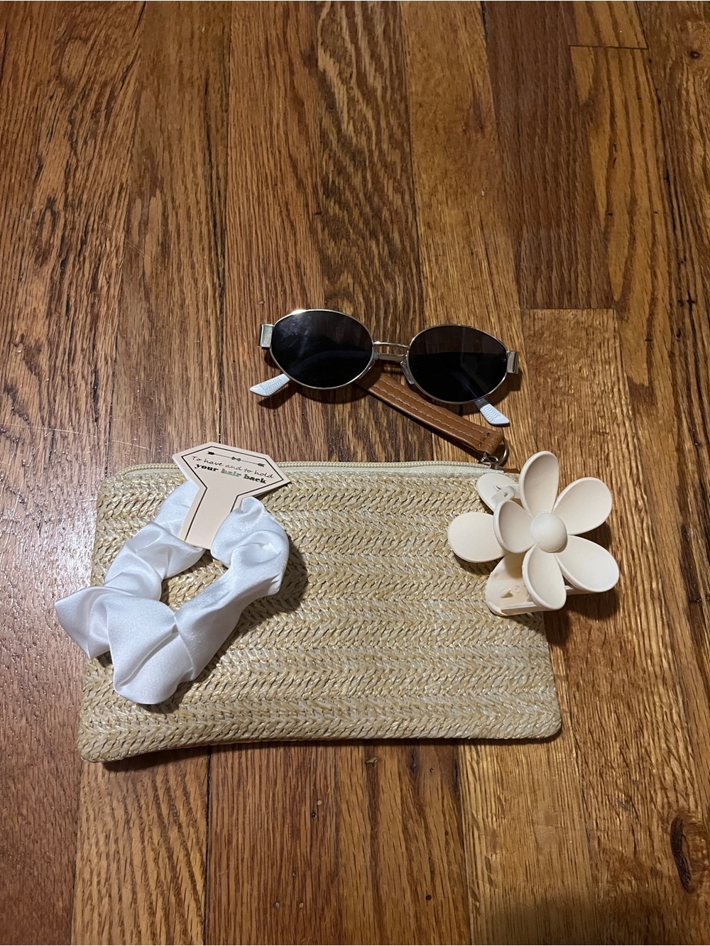 Bride to Be Set of Hair Tie, Pouch and Sunglasses